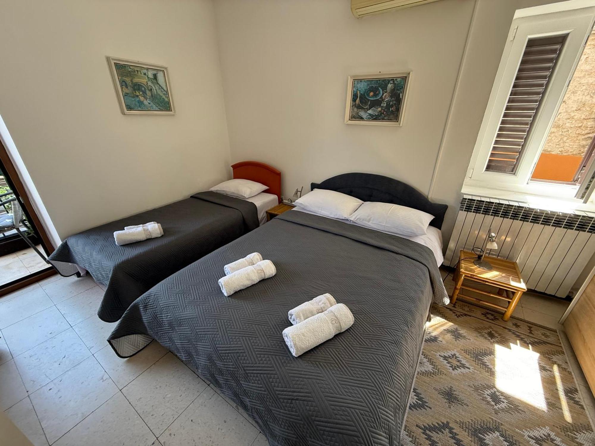 Apartments Aleksic Old Town Budva Pokoj fotografie